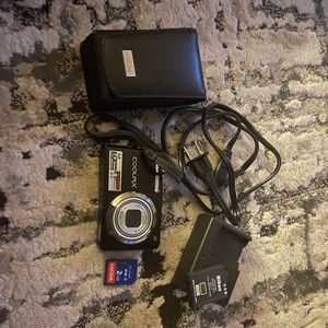 Nikon cool pix jet black camera
